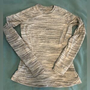 LULULEMON ‘runderful’ style athletic top